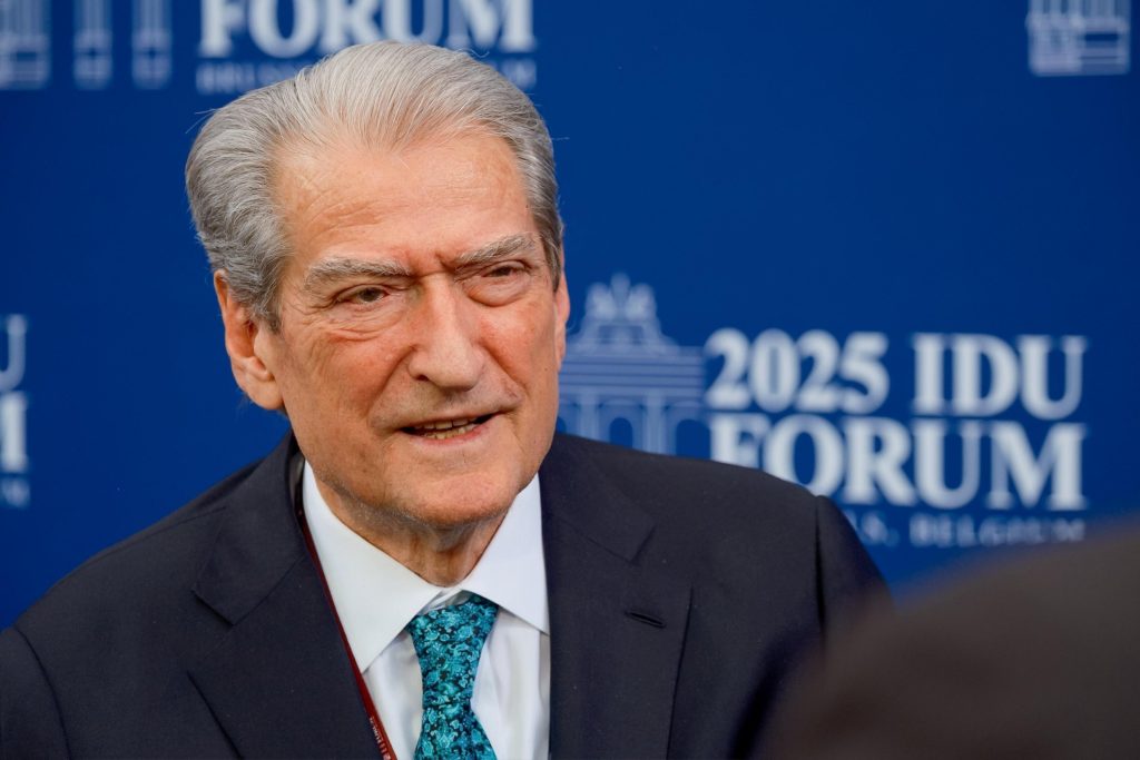 "Do çojmë provat në Kongresin Amerikan"/ Berisha SHPËRTHEN nga Brukseli: Zgjedhjet ishin farsë totale! Shteti bleu vota me para, punësime dhe krim... 9 tJXLYjSn berisha