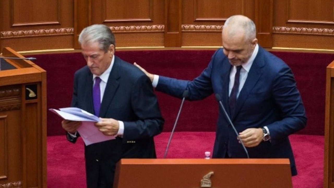 “Ka rrëshqitur, s’është më në metro”/ Rama për Berishën: Këtij derëziut s’i doli njeri t’i heqë degradimin…