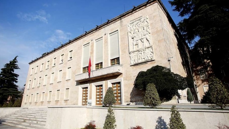 Qeveria MIRATON Programin Kombëtar të Punës, trajnim çdo vit i 600 të rinjve, 250 punësohen! Trajtim me ushqim, pagesë e 1 vit kontratë pune... 15 1739024858 1738771544kryeministria 1