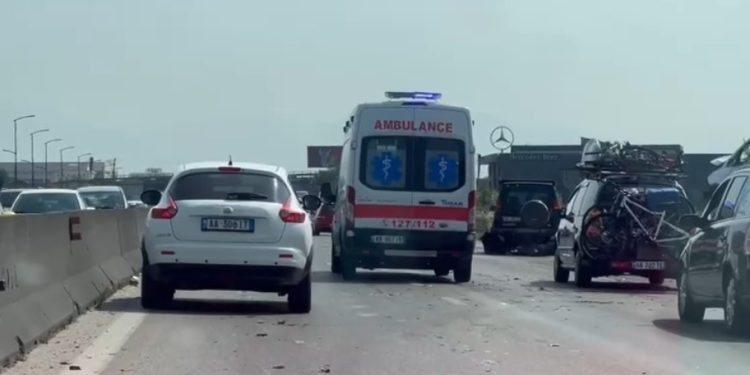 Aksident i shumëfishtë në Durrës, përplasen 8 makina 6 22221 750x375 1