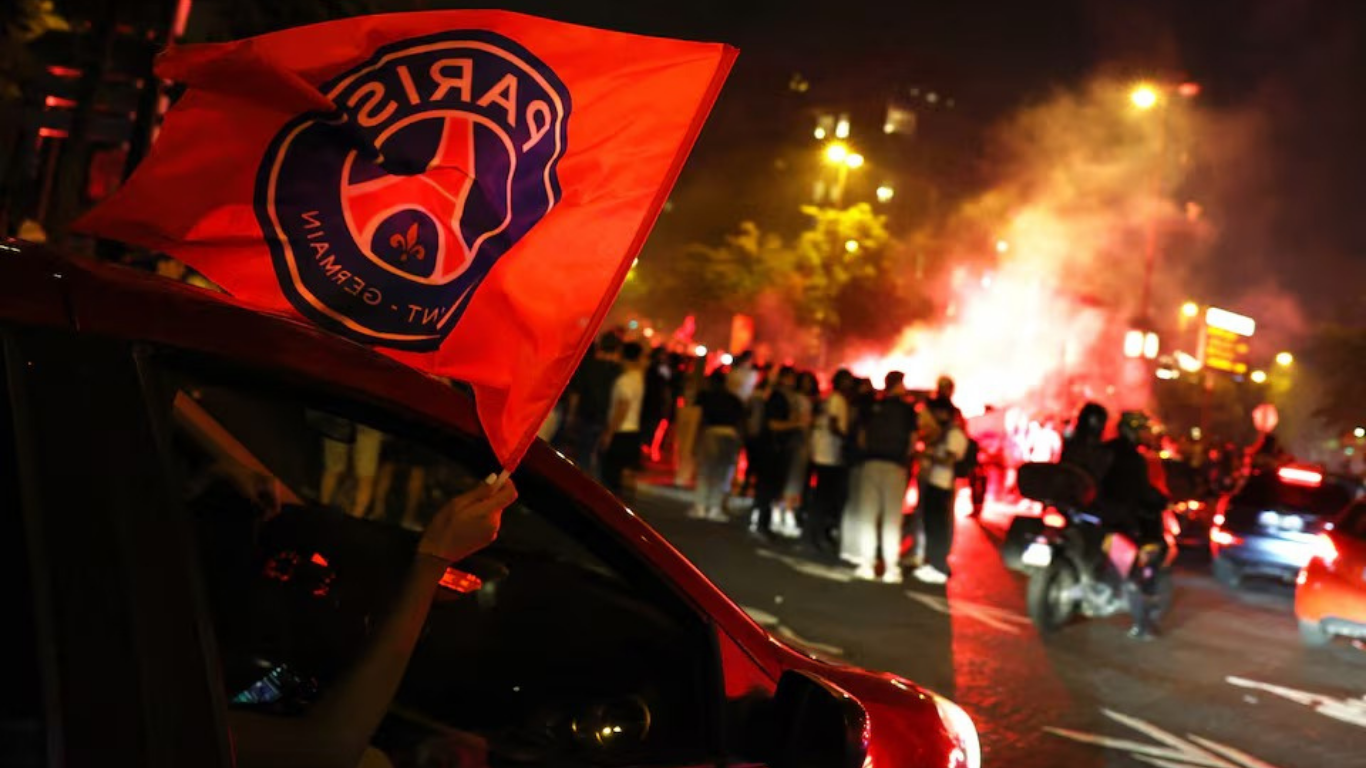 Dy të vdekur, 500 të arrestuar në Francë gjatë festimeve të fitores së PSG-së 6 Progetto senza titolo