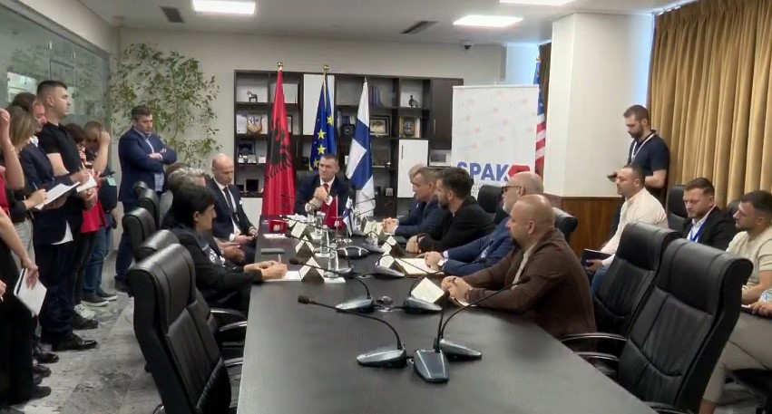 “Dy nga drejtuesit janë nga Vlora”- Prokurori i SPAK: Në Shqipëri bazat ishin në Berat dhe Kuçovë! Personat lëviznin të lirë! Komunikonin me “Telegram” dhe “Signal”