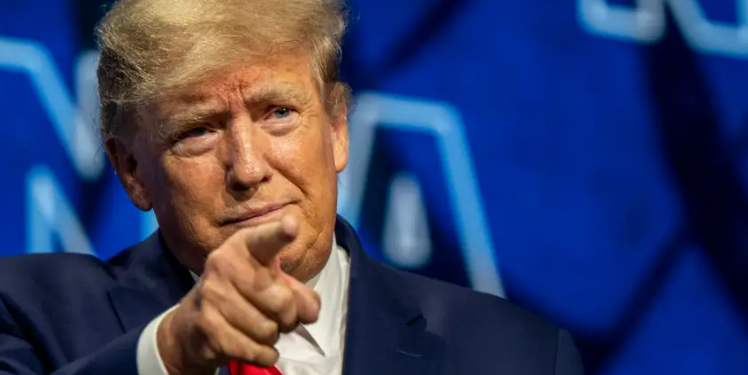 Trump paralajmëron kompanitë e naftës: Mos ngrini çmimet, po luani lojën e armikut! 12 donald trump 748x375 1