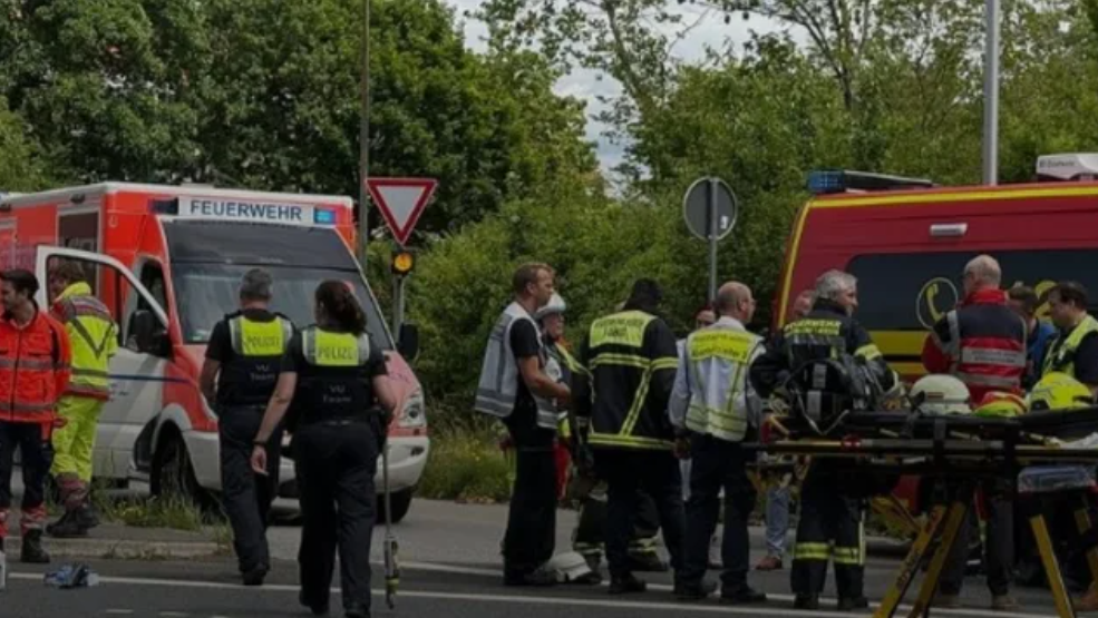 Ngjarje e rëndë pranë një shkolle fillore – Makina përplas disa nxënës, 4 të plagosur deri tani 14 qwww
