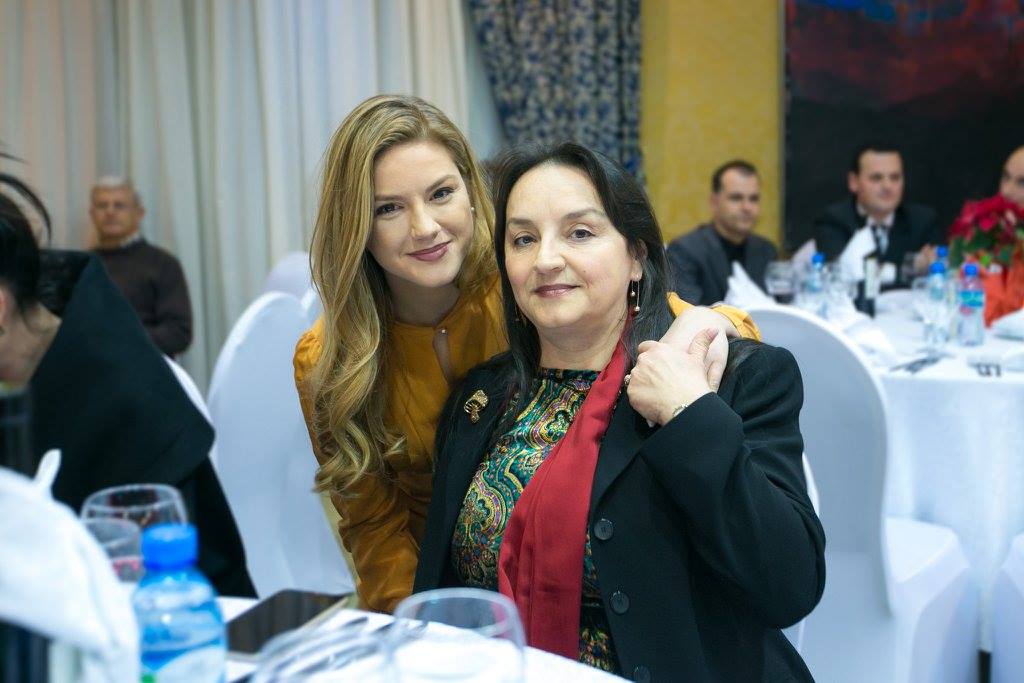 Gjykata e Lartë rrëzon nënë e bijë, lë në sekuestro vilën e Xoxave në Qerret