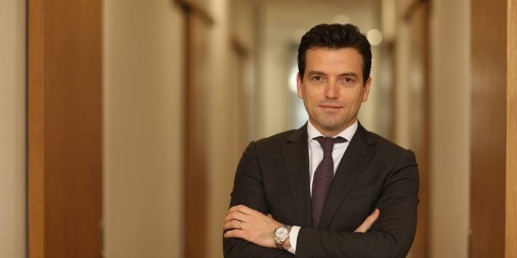 A erdhi fundi politik i Veliajt? Ja si përgjigjet Agron Shehaj