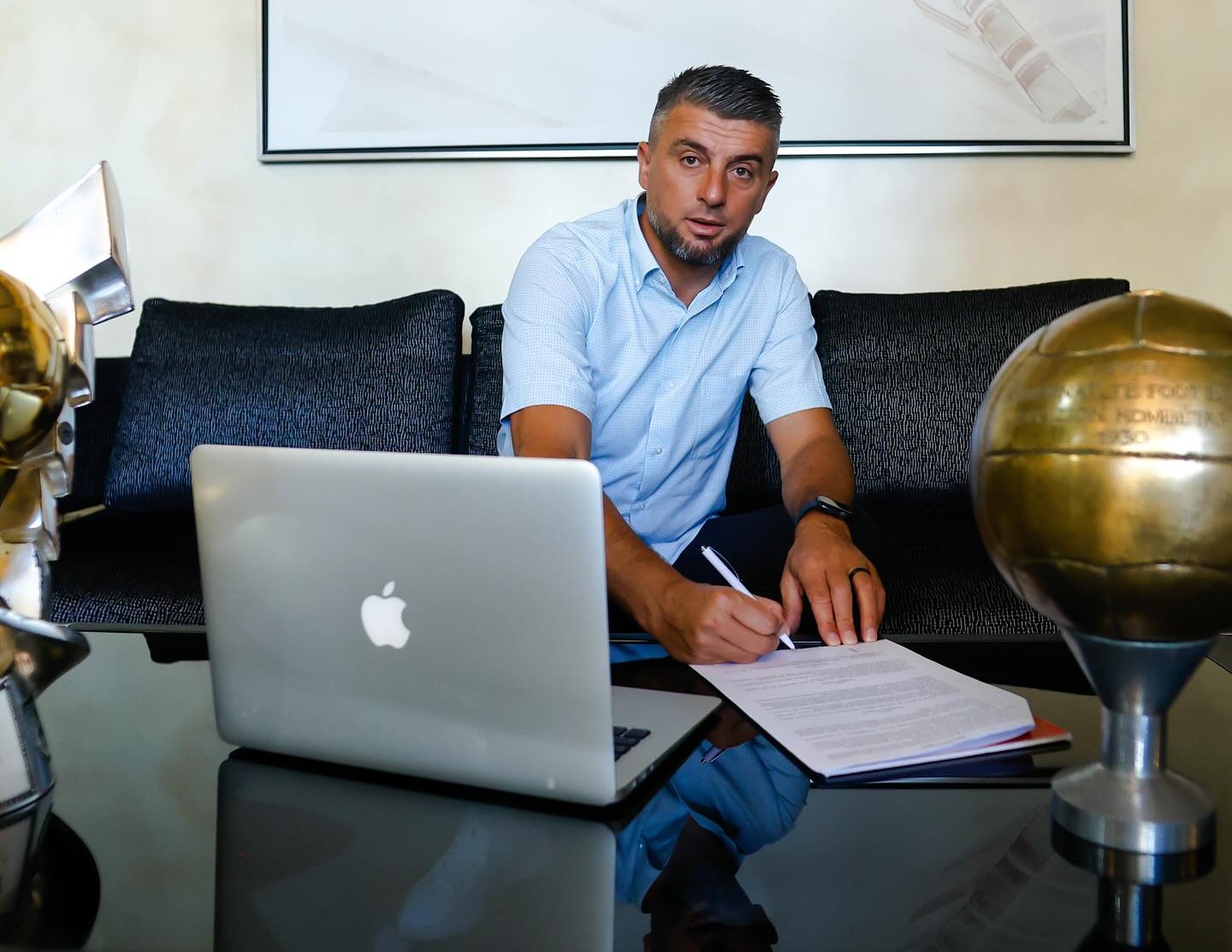 Zyrtare: Vangjel Mile emërohet trajner i parë i KF Tirana