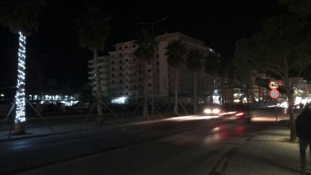 Lungomare dhe disa zona të Vlorës pa energji elektrike prej disa orësh, situata shkakton shqetësim te bizneset turistike 16 640 0 1753556967x80130686 2714535011928571 6944910509304971264 n 770x433 1 750x422 460