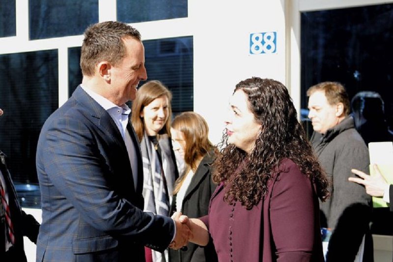 Grenell i ashpër dhe me Osmanin: Turp, po manipulon fjalët e Presidentit Trump