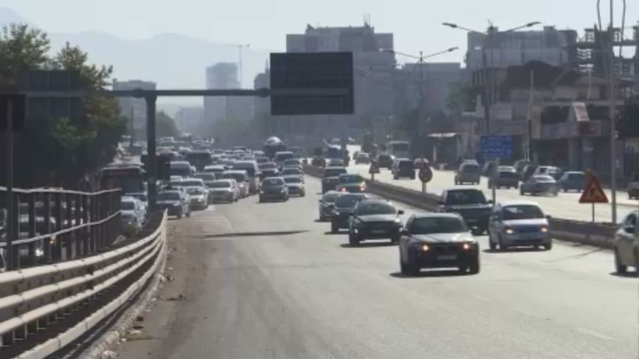 Shpëtojnë shoferët! Gropat më në fund "lajm", 770 mijë euro për riparimin e aksit Vorë- Ura e Dajlanit 7 900 0 1752072416xkr tirane durres frame 24 280