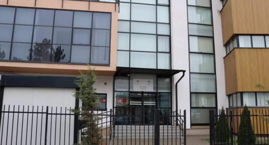 Prokuroria kërkon dënim me burgim për të miturin që dyshohet se vrau policin në Kosovë