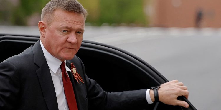 U shkarkua nga Putin, ish-ministri rus vret veten pak orë pas vendimit të presidentit 19 IMG 3599 750x375 1