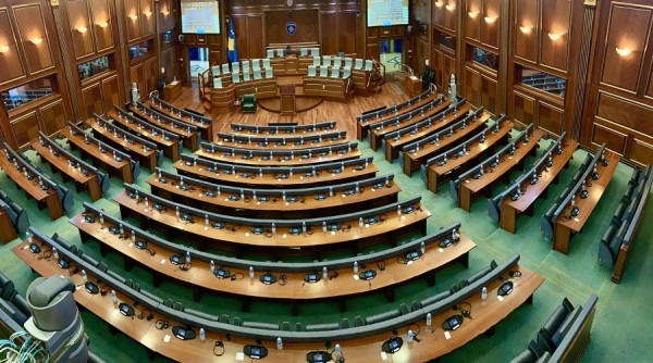 Kosovë/ Dështon për herë të 50-të konstituimi i Kuvendit, procesi institucional në ngërç