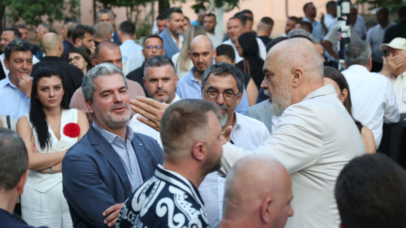 Ndërhyrja e Ramës në Bashkinë e Vlorës zhbën “ndarjen ligjore të pushteteve”