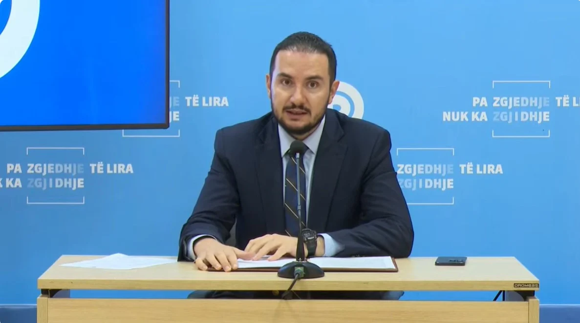 "Burg për denoncimin e krimit!"/ Salianji mban konferencën pas lirimit nga burgu: U riktheva siç ua premtova... 6 WhatsApp Image 2025 07 08 at 17