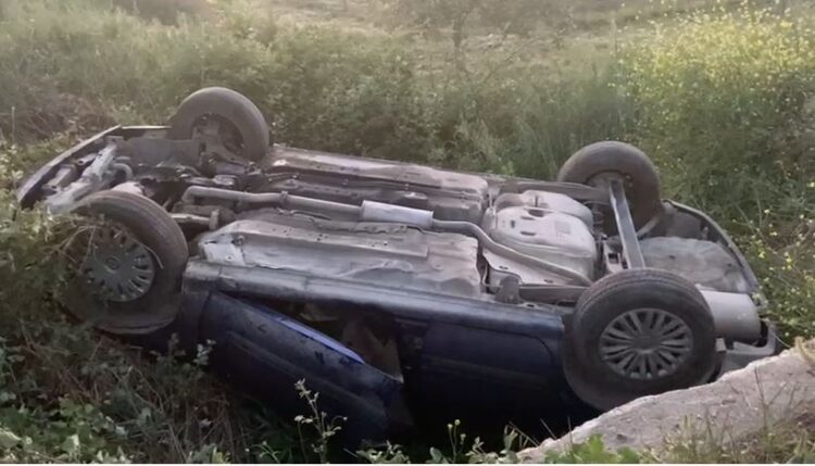 Aksident në Vlorë – Fier/ Përmbyset makina, një i plagosur rëndë 18 aksident makine kanal 750x429 1
