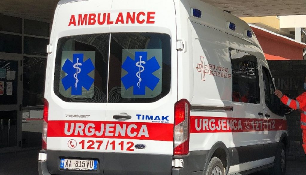 Dimal/ Muri i banesës e zuri poshtë teksa ishte duke e shembur, ndërron jetë 51-vjeçari