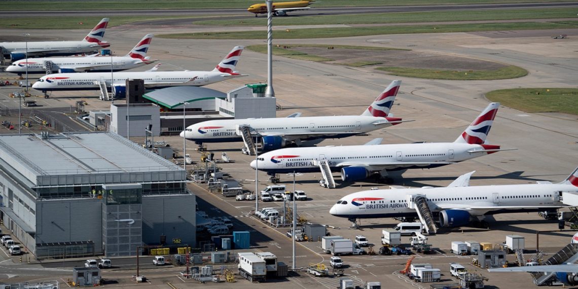 Kaos në aeroportet e Britanisë së Madhe, pezullohen përkohësisht fluturimet për shkak të një defekti në kontrollin e trafikut ajror 18 e05d3237 b30a 4552 bb88 007c68b52f39 1140x570 1