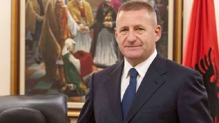 Nard Ndoka mesazh Berishës: S’ke asgjë ndryshe nga Basha, justifikimet njësoj! Bravat të njëjtat, por derën e ke mbyllur 17 e72dc177 6c0f 4030 8ed1 6afd72ba0463