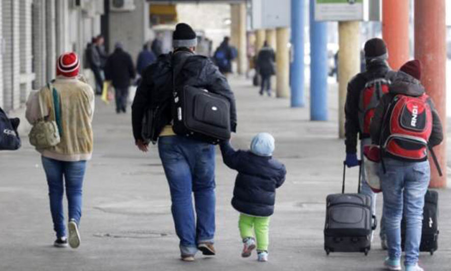 Në Shqipëri s’duan të rrinë as refugjatët nga Siria e Afganistani, rënie drastike e aplikimeve për azil 1 emigrante