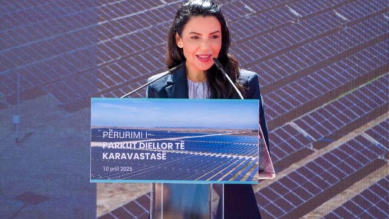 Park fotovoltaik në Belsh, zëvendëskryeministrja Balluku: Sigurojn energji për 50 mijë persona 11 hlkk sd