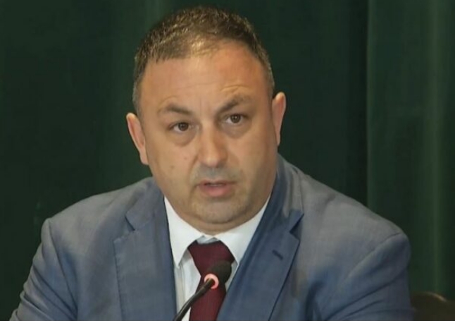 Zjarret në vend! Ministri Hoxha bën bilancin: U përballëm me 59 vatra të mëdha në rang republike. 21 persona në pranga. Të ashpërsohet dënimi për…