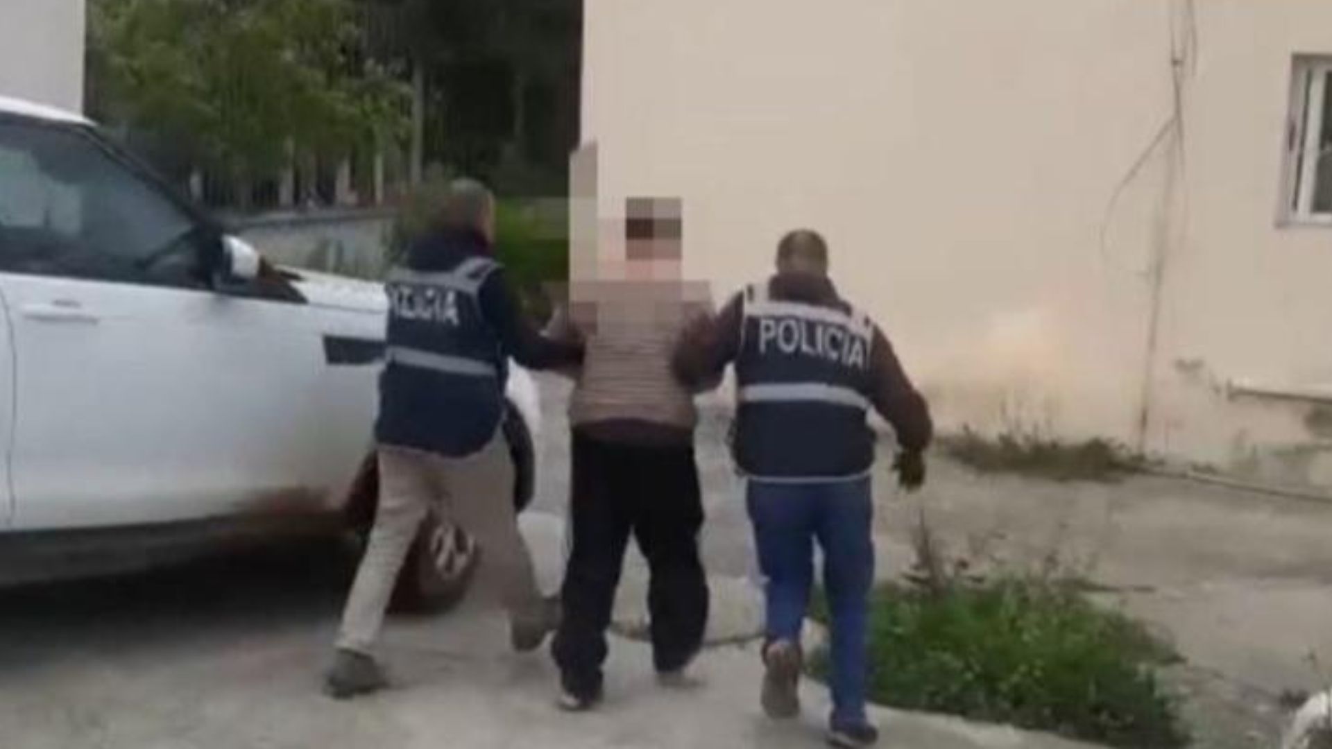 Vdiq teksa hapte pusin pa leje pasi e zuri masivi i dheut, Policia prangos pronarin objektit 17 nuse 1