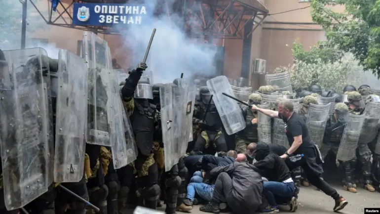 Kosovë/ Një person dënohet me afro 5 vjet burgim për sulm ndaj ushtarëve të KFOR-it në Zveçan