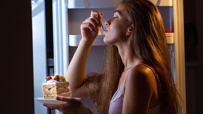 Nga të skuqurat tek ëmbëlsirat, ja ushqimet që duhet të shmangni pas të 40-ve për shëndetin