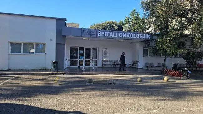 Denoncimi i gazetarit: Kimioterapia në Spitalin Onkologjik pa infermierë