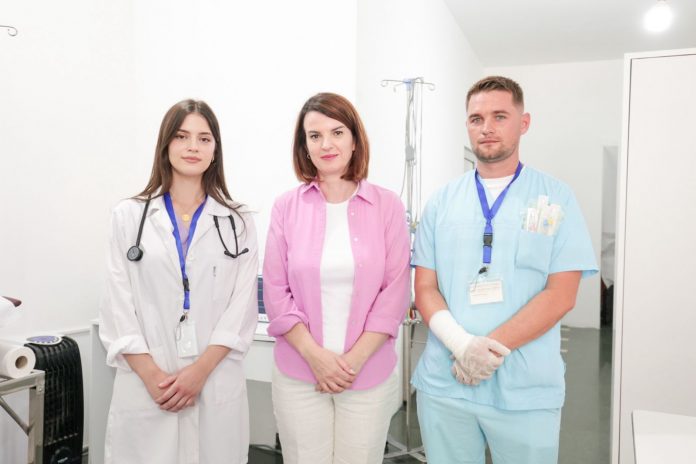 Koçiu: Në 36 qendrat verore shërbim shëndetësor falas, pa radhë dhe listë pritje për pushuesit vendas e të huaj