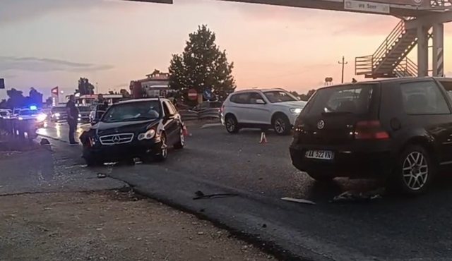 Tjetër aksident në autostradën Lushnje-Fier, përplasen dy automjete 22 640 0 1754418066xscreenshot 183 592