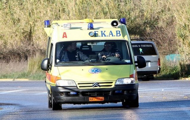 E mitura shqiptare humbi jetën pasi u mbyt në pishinë, familjarët: U zhduk papritur… 1 640 0 ambulanca greke 702x445 1