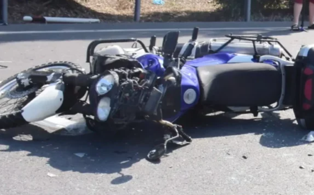 Dy të rinj shqiptarë aksidentohen me motor në Greqi, njëri humb jetën 8 640 0 screenshot 2025 08 19 200357 1755626700 1