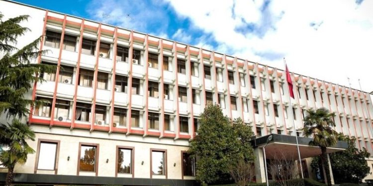 Përplasje për zgjedhjet/ Ministria e Jashtme mohon presionin ndaj ODIHR-it, replikon me Berishën: S’kemi ushtruar presion