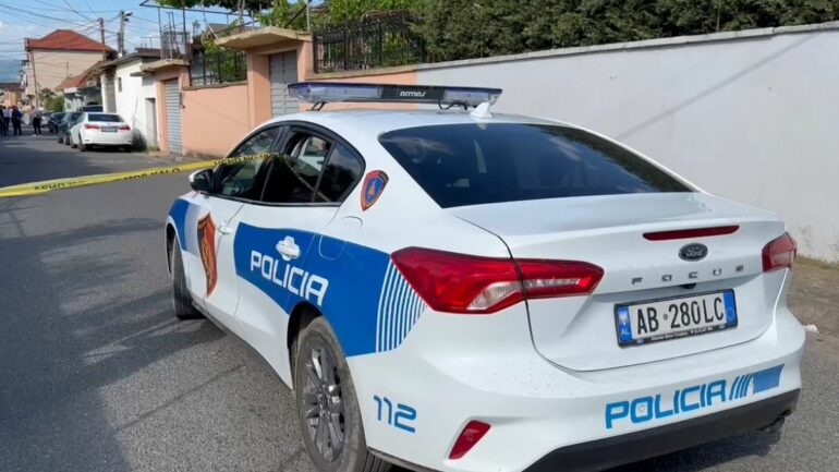 Shkodër, 47-vjeçari gjendet pa shenja jete pranë banesës. Dyshohet se është pickuar…