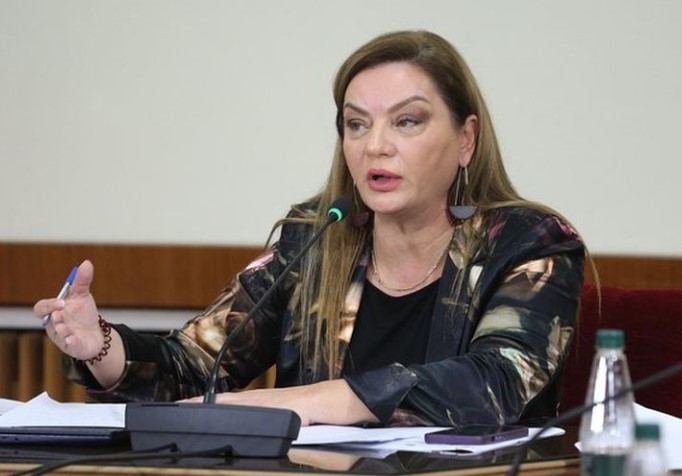 Intervista/ Strategjia e PD në shtator, Albana Vokshi: Brenda e jashtë Kuvendit, përballja më e vështirë se kurrë! Rruga që çon opozitën drejt pushtetit