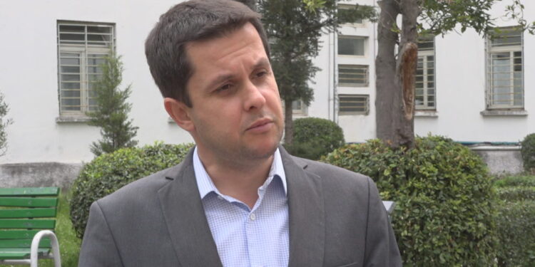 PD paralajmëron aksion opozitar në shtator, Alimehmeti: Protestat janë një mundësi