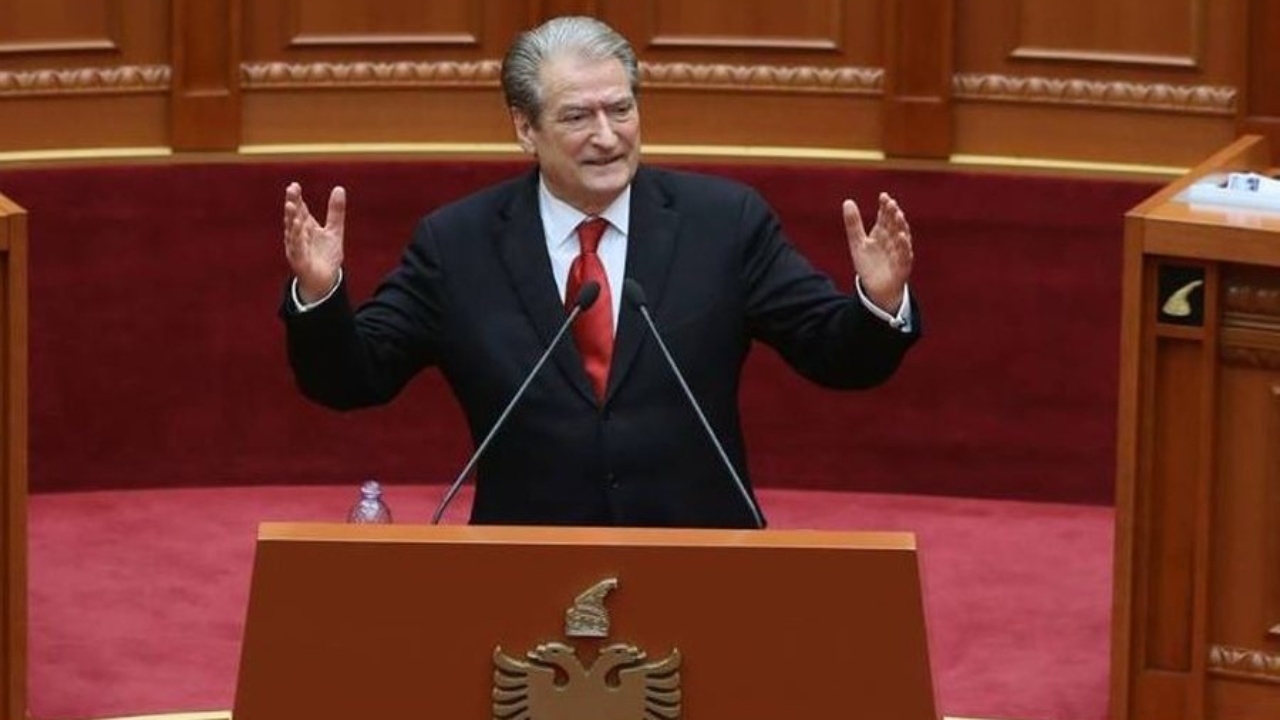 Berisha vazhdon “bamirësitë”! Pas PL-së së Metës, pritet t’i japë hua deputetë edhe republikanëve