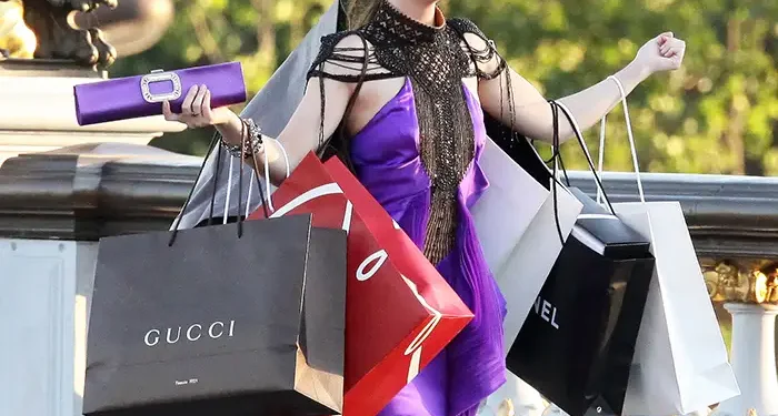 gossip-girl-stores-230950-1501243882537-square-700x375 (1)