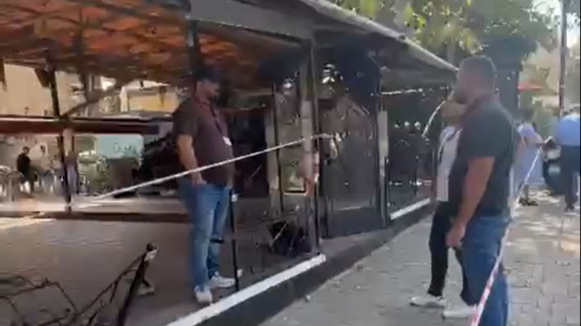 Aksioni për lirimin e hapësirave publike, Rama ndan pamjet: Ja dhe një mur i madh “kinez” që ra sot