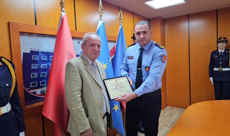 44 vite në radhët e Policisë, Drejtuesi i Parë Besnik Bakiu merr “Certifikatën e Karrierës”. Misioni i tij do të vijojë