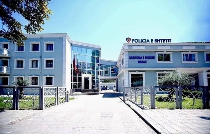 Trafik kanabisi me postë, policia e Tiranës arreston dy 17-vjeçarë