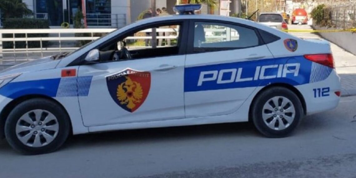 Nuk përfillën urdhrin e policisë për ndalimin e makinës, arrestohet 43-vjeçari në Kukës, shpallet në kërkim 18-vjeçari që drejtonte 15 25 vjecari nga Laci i shpallur ne kerkim nderkombetar per droge 1140x570 1