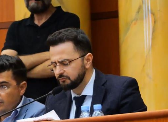 Shkarkimi i Veliajt, Shabani-këshilltarëve socialistë: Karrigen e kryetarit e mori peng në burg me lejen tuaj