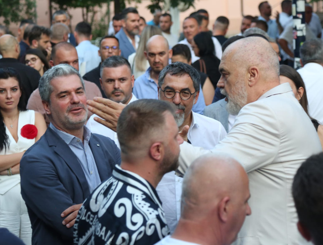 Jep dorëheqjen kryebashkiaku i Vlorës, Ermal Dredha