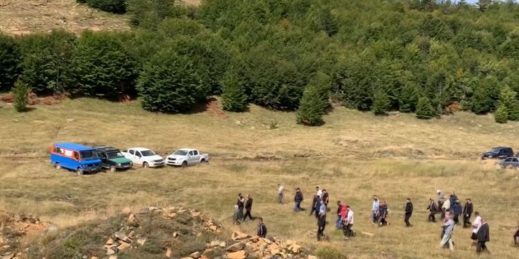 Protestë për ujë në Sopë, banorët e Martaneshit akuzojnë hidrocentralin e ri për mungesën e ujit në pesë fshatra 16 Proteste per uje ne Sope banoret e Martaneshit akuzojne hidrocentralin 750x375 1