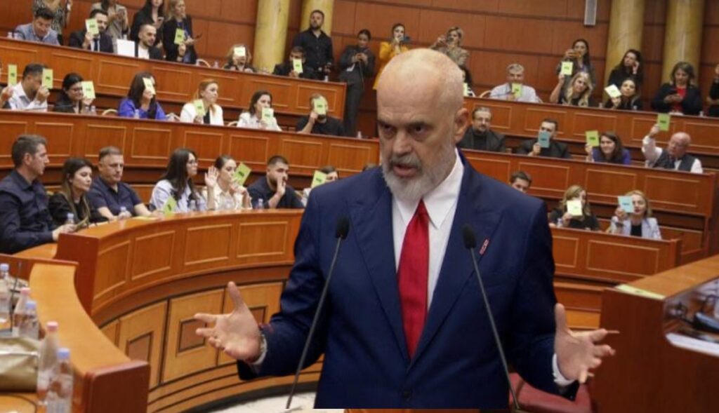 Rama nuk i kishte numrat për shkarkimin e Veliajt, vota e opozitës rezultoi vendimtare