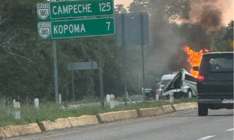 Pamje që të drithërojnë/ Zjarr dhe viktima pas përplasjes së rimorkios, trupat dergjen në autostradë 2 SkoBvmAp ppp 1