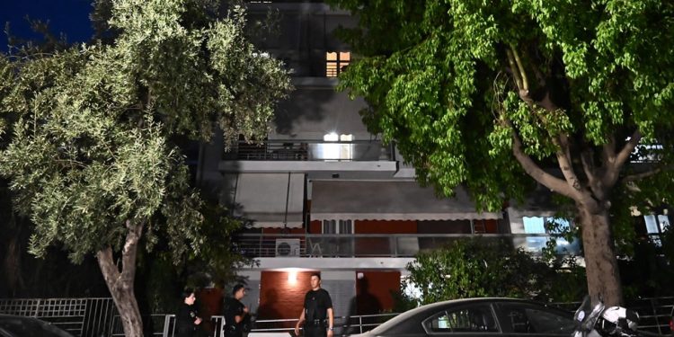 Tragjedi ne Athine Cifti i bashkeshorteve gjejne vdekjen ne apartamentin 750x375 1